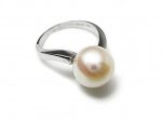Prsten sladkovodní perla: <p>585/1000 3,75g perla sladkovodn&iacute; 9,60mm</p>
